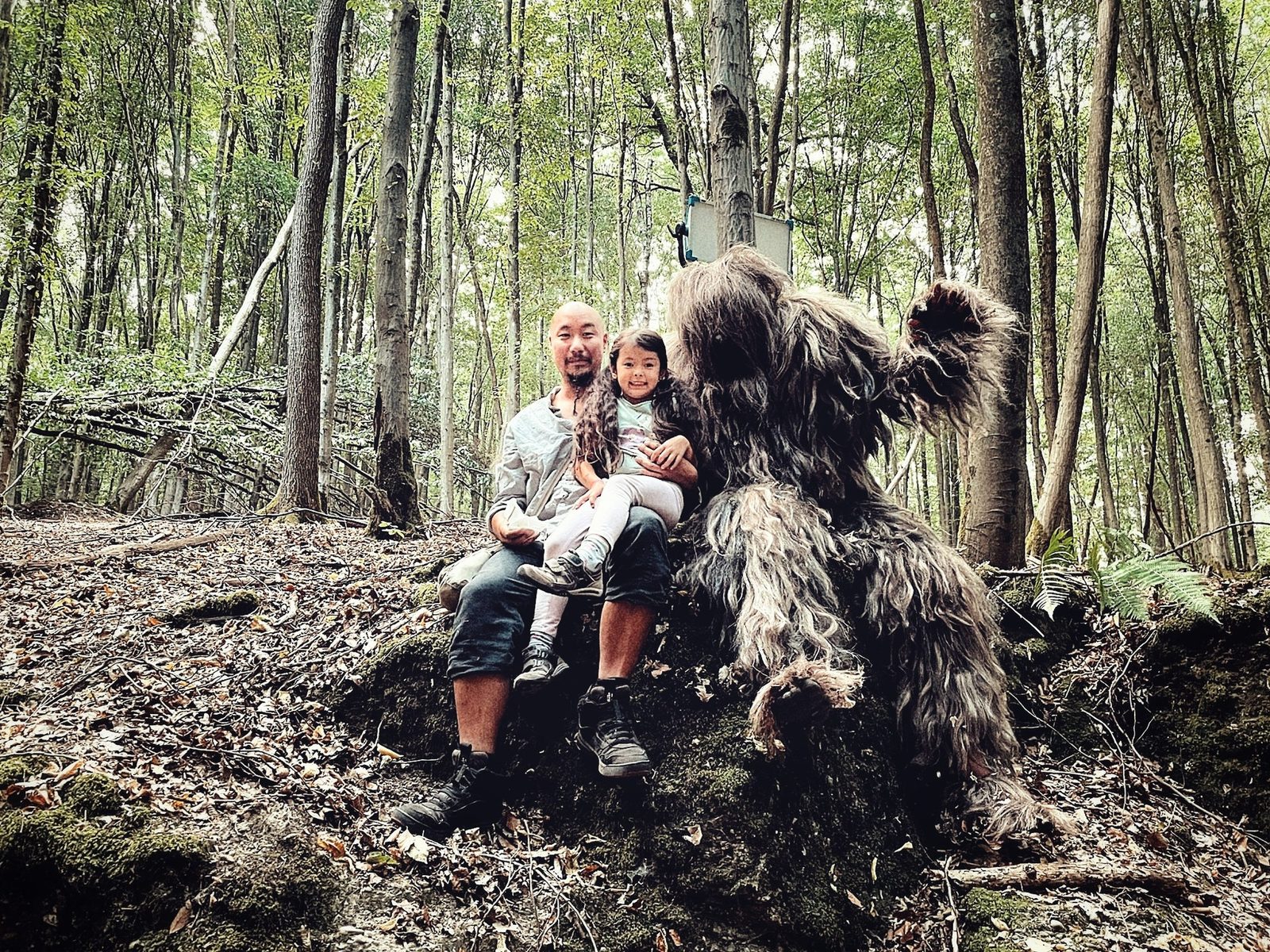 Max Tsui, seine Tochter und NomNom das Monster